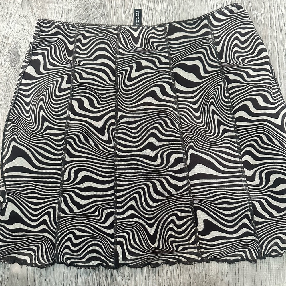 H&M mesh women skirt size :S